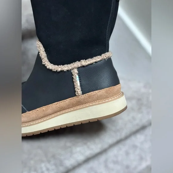 TOMS Makenna Black Leather Mid-Cath Shearling Boots Women’s 6 Style #10014172 - Picture 11 of 16